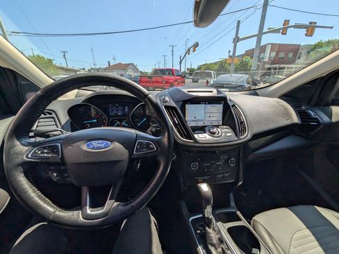 Used 2017 Ford Escape Titanium image 21