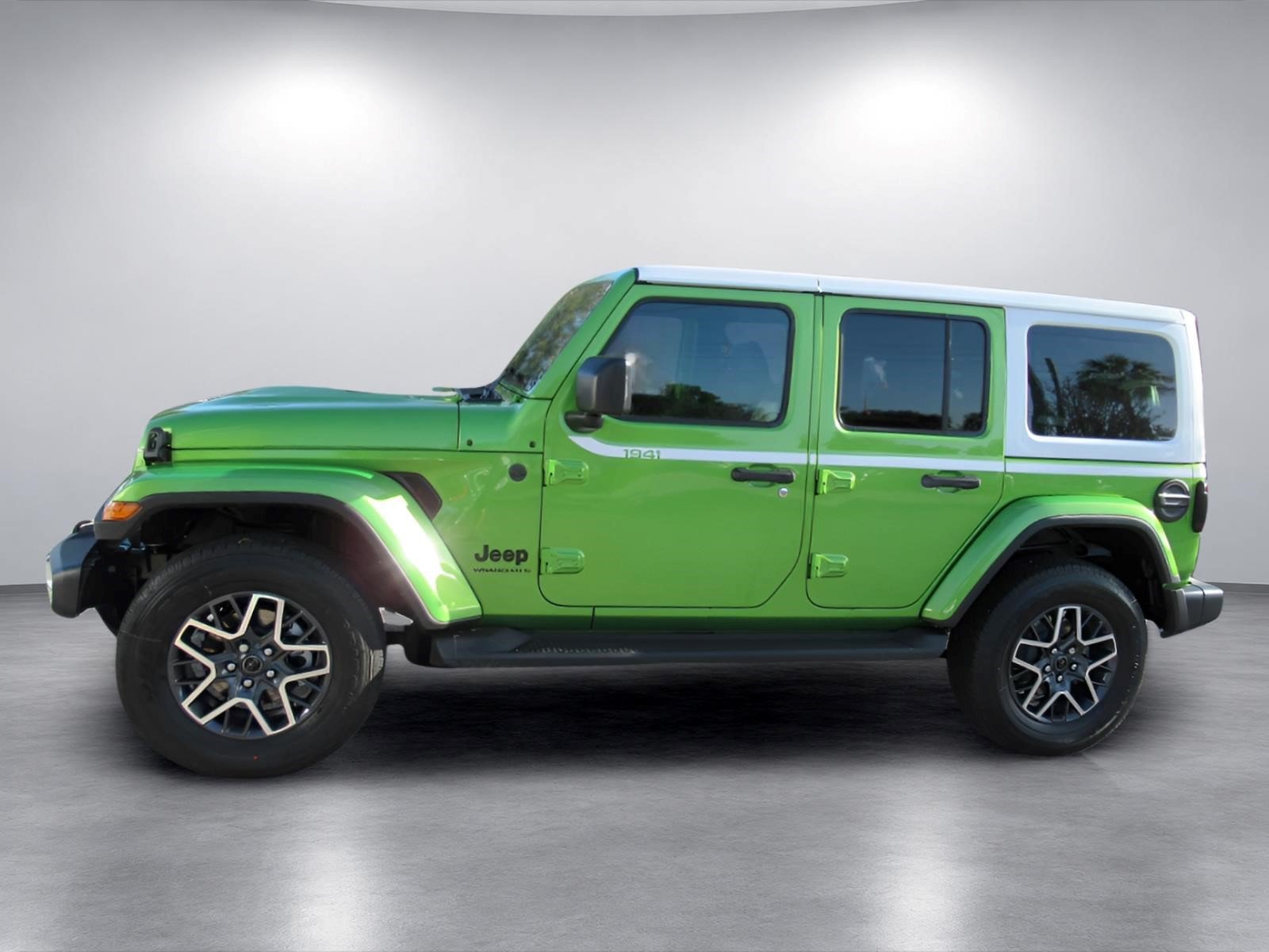 New 2026 Jeep Wrangler Unlimited Sahara w/ Whitecap Package AWD/4WD image 4