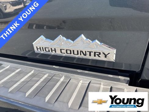 Used 2018 Chevrolet Silverado 1500 High Country image 11