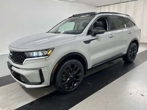 Certified 2022 Kia Sorento SX image 5