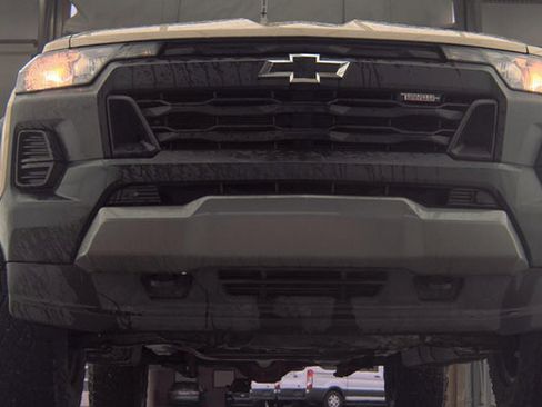 Used 2024 Chevrolet Colorado Trail Boss w/ Advanced Trailering Package AWD/4WD image 10