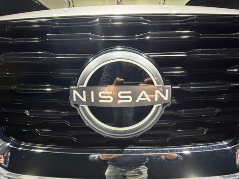 Used 2023 Nissan Rogue SV image 23