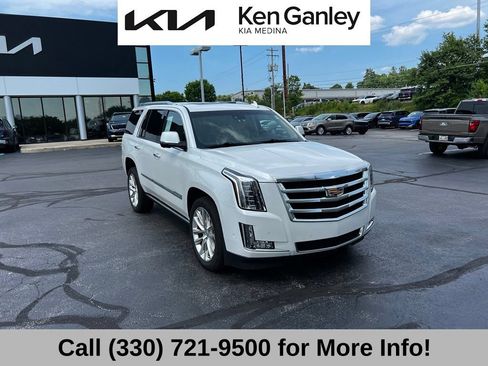 Used 2020 Cadillac Escalade Premium Luxury AWD/4WD image 3