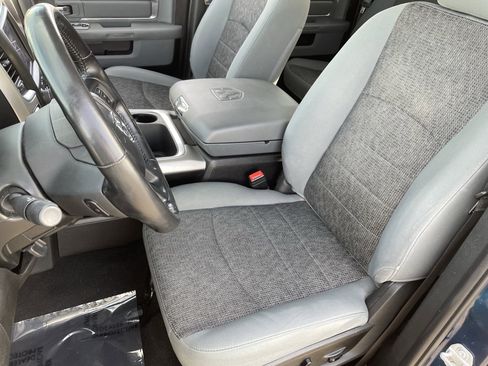 Certified 2020 RAM 1500 Classic SLT w/ Luxury Group image 19