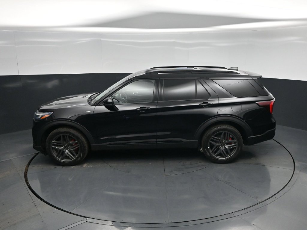 Certified 2026 Ford Explorer ST-Line w/ ST-Line Street Pack AWD/4WD image 39