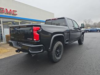 Used 2025 Chevrolet Silverado 2500 ZR2 w/ Technology Package video 3