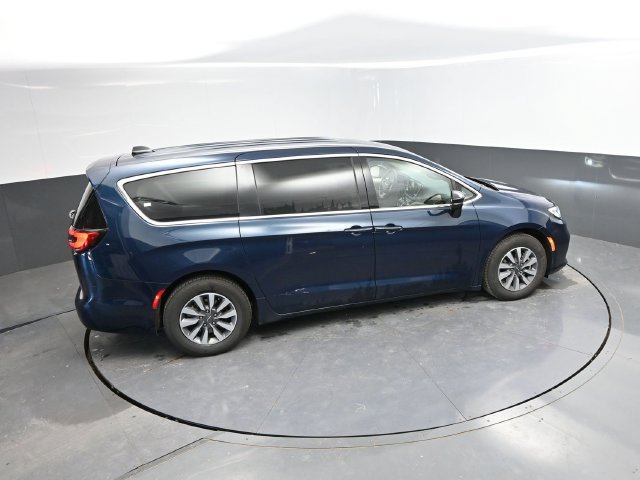 Used 2024 Chrysler Pacifica Limited FWD image 36