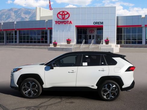 New 2025 Toyota RAV4 XSE w/ Weather Package image 4