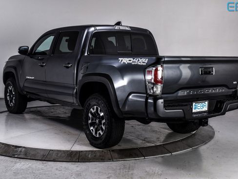 Used 2023 Toyota Tacoma TRD Off-Road w/ Technology Package image 4