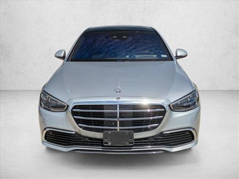 Used 2021 Mercedes-Benz S 580 4MATIC Sedan image 2