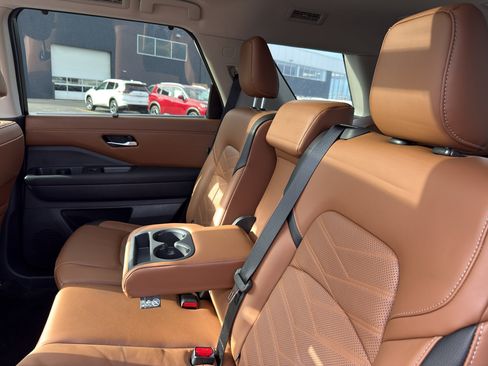 Certified 2025 Nissan Pathfinder Platinum w/ Cargo Package image 33