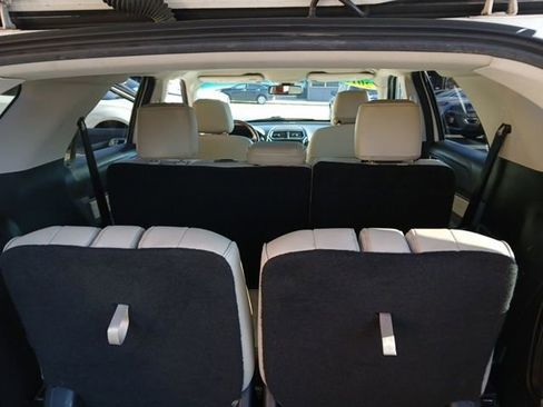 Used 2016 Ford Explorer Platinum image 11