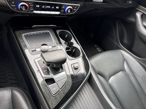 Used 2019 Audi Q7 3.0T Prestige w/ Prestige Package AWD/4WD image 23