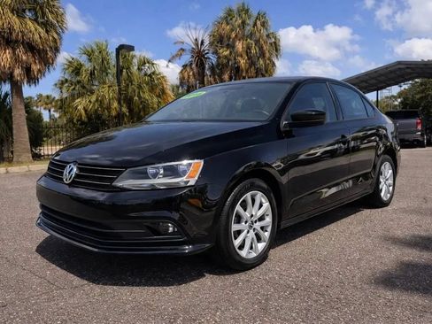 Used 2015 Volkswagen Jetta SE FWD image 1