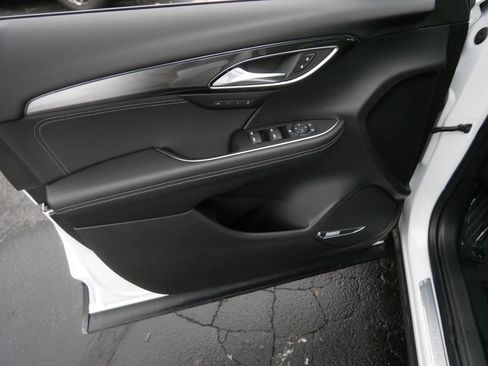 Used 2025 Buick Envision Preferred image 12