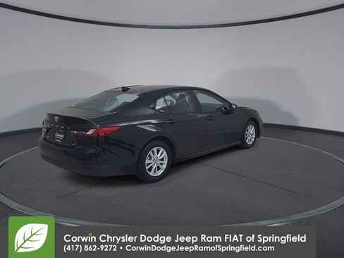 Used 2026 Toyota Camry LE FWD image 15