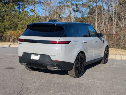 New 2026 Land Rover Range Rover Sport SE image 5