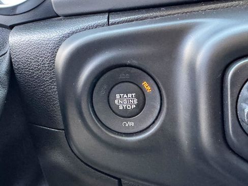 Used 2019 Jeep Wrangler Unlimited Sport S AWD/4WD image 33