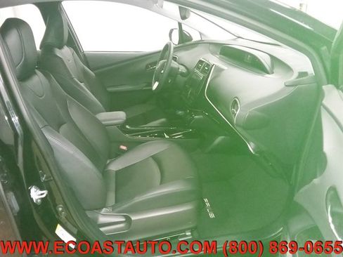 Used 2017 Toyota Prius Four image 14
