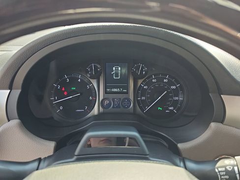 Used 2019 Lexus GX 460 Luxury image 24