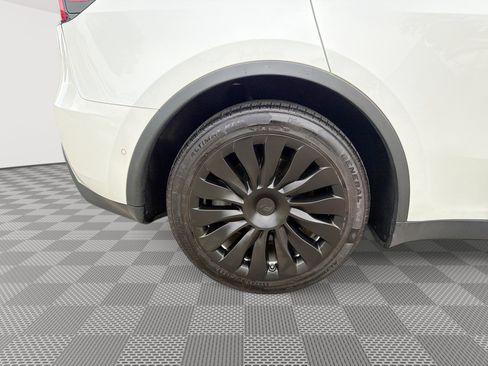 Used 2021 Tesla Model Y Long Range AWD/4WD image 29