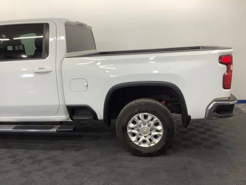 Used 2024 Chevrolet Silverado 2500 LT AWD/4WD image 4