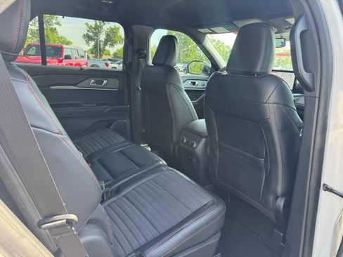 Used 2025 Ford Explorer ST-Line w/ Premium Package RWD image 16
