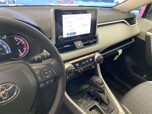 Used 2025 Toyota RAV4 XLE w/ Convenience Package image 22