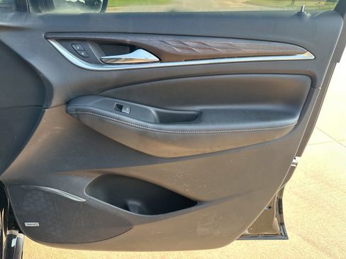 Used 2022 Buick Enclave Avenir w/ Avenir Technology Package image 26