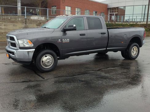 Used 2018 RAM 3500 Tradesman w/ Chrome Appearance Group image 3
