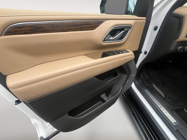 Used 2021 Chevrolet Tahoe Premier w/ Premium Package AWD/4WD image 10