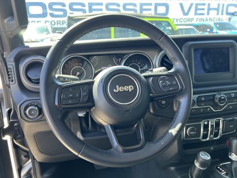 Used 2022 Jeep Wrangler Unlimited Sport AWD/4WD image 25