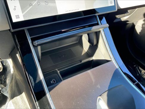 New 2026 Land Rover Range Rover Velar Dynamic SE image 23