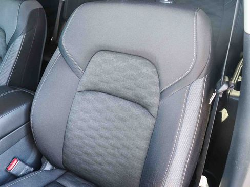 Used 2024 Nissan Pathfinder SV FWD image 26