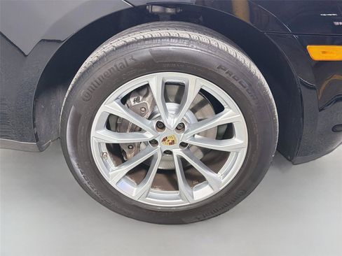 Certified 2024 Porsche Macan AWD/4WD image 14