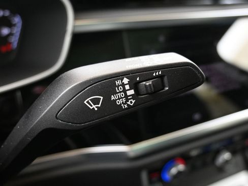 New 2025 Audi Q3 2.0T Premium image 30