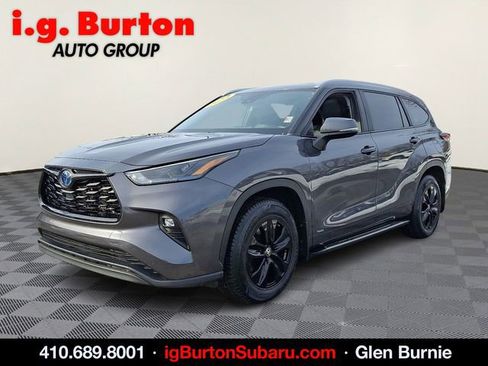 Used 2024 Toyota Highlander XLE image 3