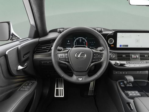 Used 2024 Lexus LS 500 RWD image 40