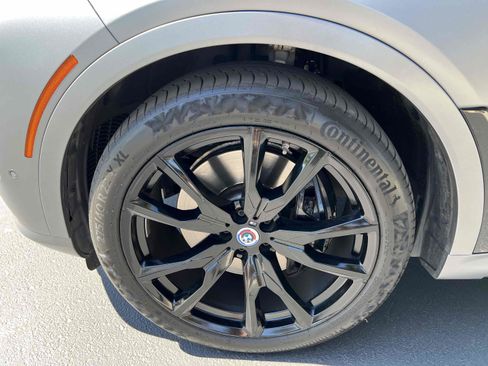 Used 2023 BMW X7 M60i image 48