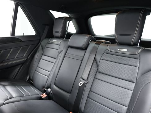 Used 2015 Mercedes-Benz ML 63 AMG 4MATIC w/ AMG Performance Package image 3