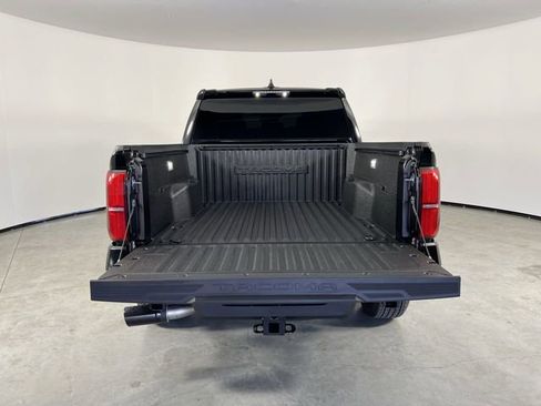 Used 2025 Toyota Tacoma TRD Sport image 26