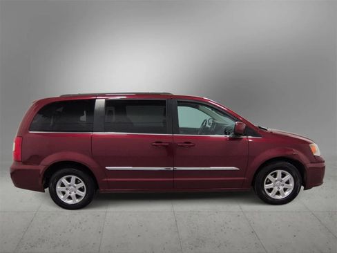 Used 2012 Chrysler Town & Country Touring w/ Entertainment Group #1 image 9