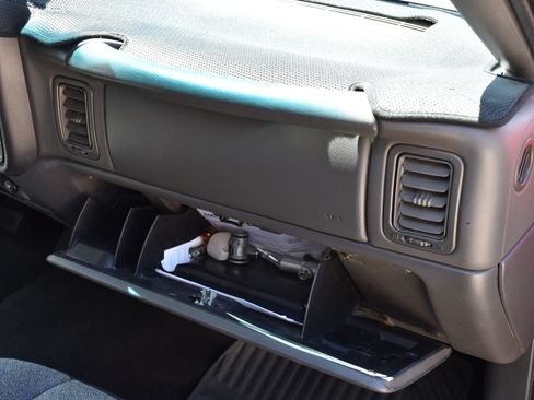 Used 2004 Chevrolet Silverado 1500 W/T RWD image 20
