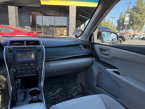 Used 2016 Toyota Camry LE image 23