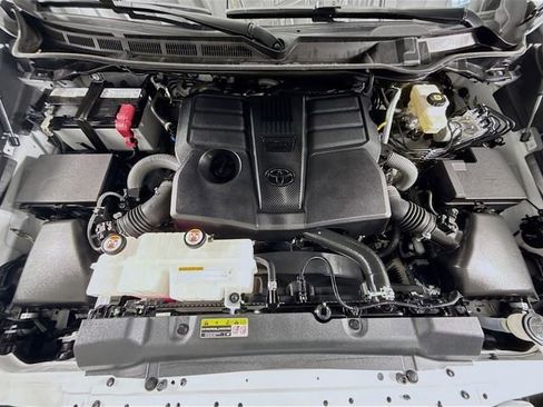 Used 2024 Toyota Tundra SR5 AWD/4WD image 28