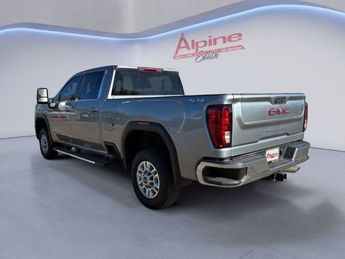 Used 2024 GMC Sierra 2500 SLE w/ SLE Value Package; image 3