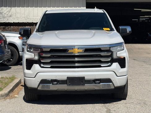 Used 2023 Chevrolet Silverado 1500 High Country w/ Technology Package image 8