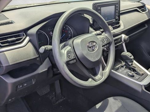 Used 2022 Toyota RAV4 LE AWD/4WD image 9