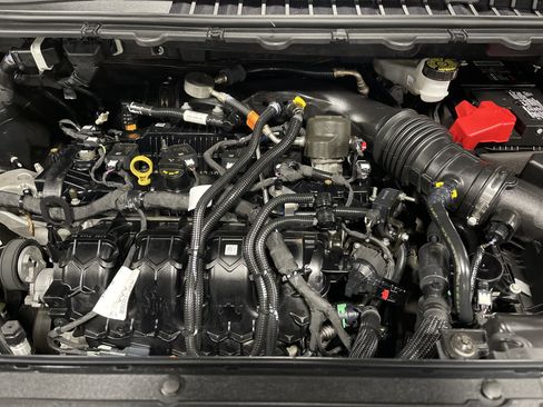 Used 2022 Ford Edge SE w/ Black Appearance Package image 16