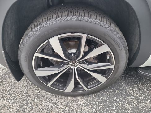 Used 2024 Volkswagen Atlas SEL Premium R-Line AWD/4WD image 8